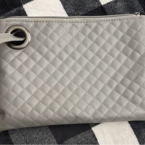 Quilted GREY Handbag,excellent condition. Inside zipper pocket&spot for cards